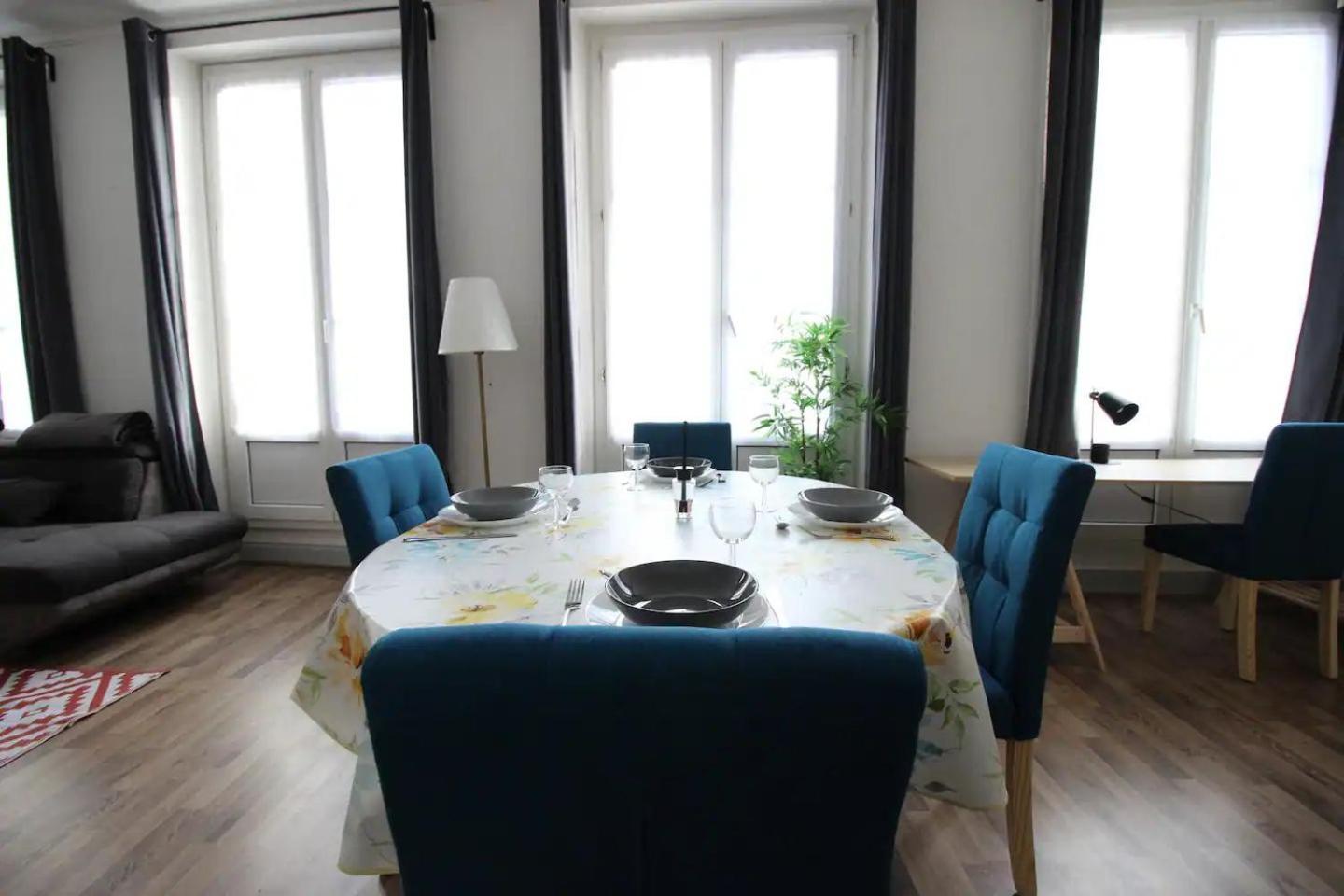 L'Amour De La Paix - Centre-Ville - Jardin - Proche Gare - Tv65"Primevideo - Ambiance Tres Chaleureuse - Parking Gratuit Sous-Video Surveillance Proche - Gere Par Presta-Zen'Services Verdun-sur-Meuse Rum bild