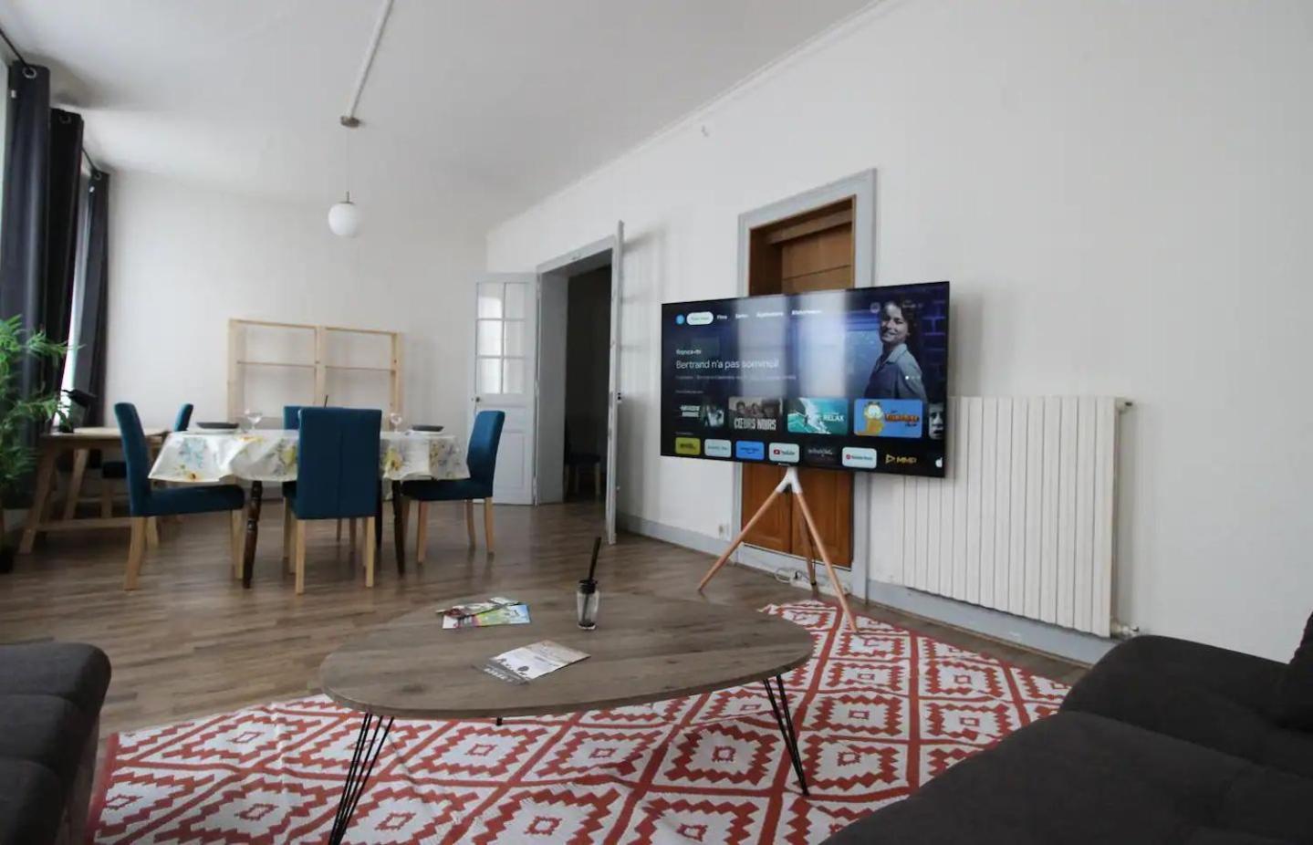 L'Amour De La Paix - Centre-Ville - Jardin - Proche Gare - Tv65"Primevideo - Ambiance Tres Chaleureuse - Parking Gratuit Sous-Video Surveillance Proche - Gere Par Presta-Zen'Services Verdun-sur-Meuse Rum bild